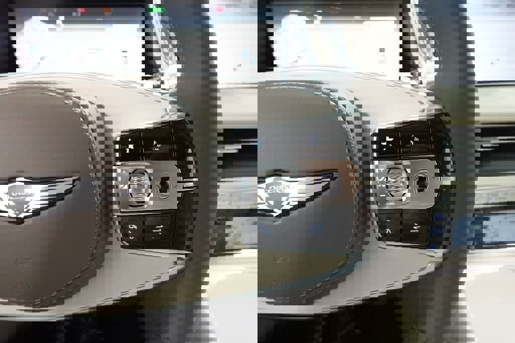 Used 2024 Genesis G90 3.5T image 14