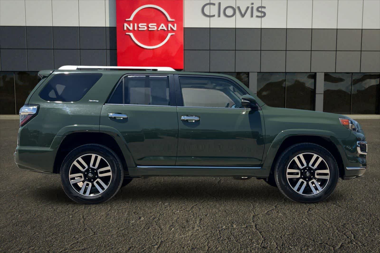Used 2022 Toyota 4Runner Limited AWD/4WD image 9