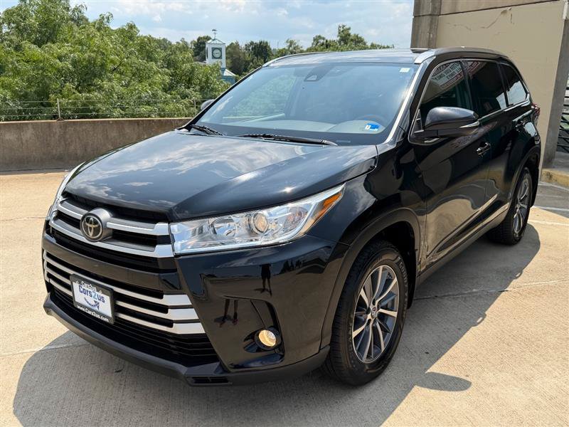 Used 2019 Toyota Highlander XLE AWD/4WD image 10