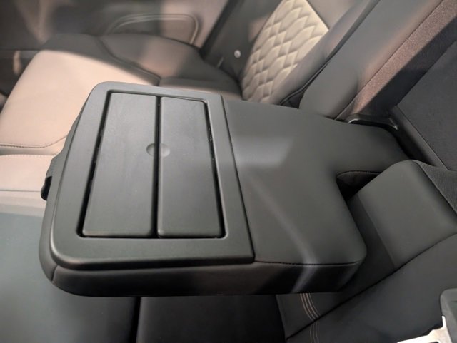 Used 2025 Volvo XC90 B6 Plus image 25