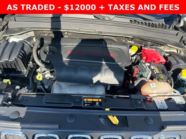 Used 2018 Jeep Renegade Latitude w/ Cold Weather Group image 11