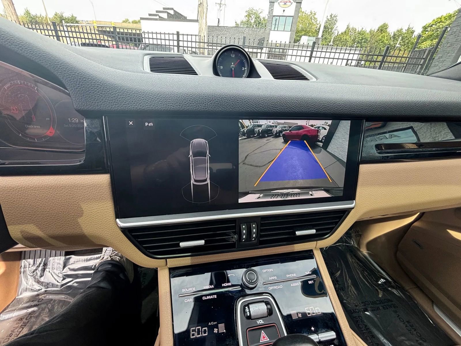 Used 2019 Porsche Cayenne image 33