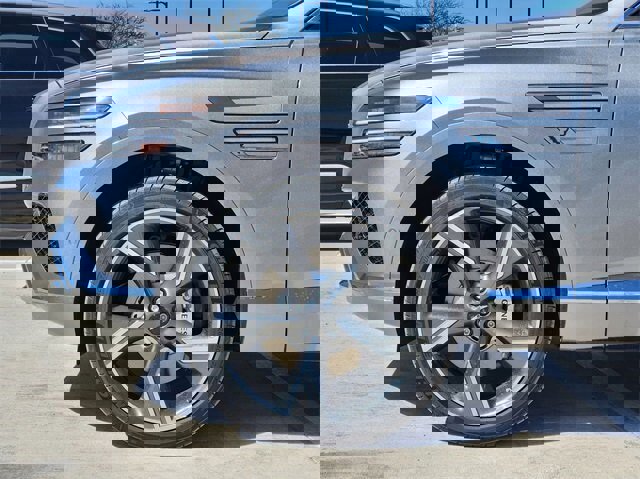 Used 2025 Genesis GV80 2.5T Prestige image 6