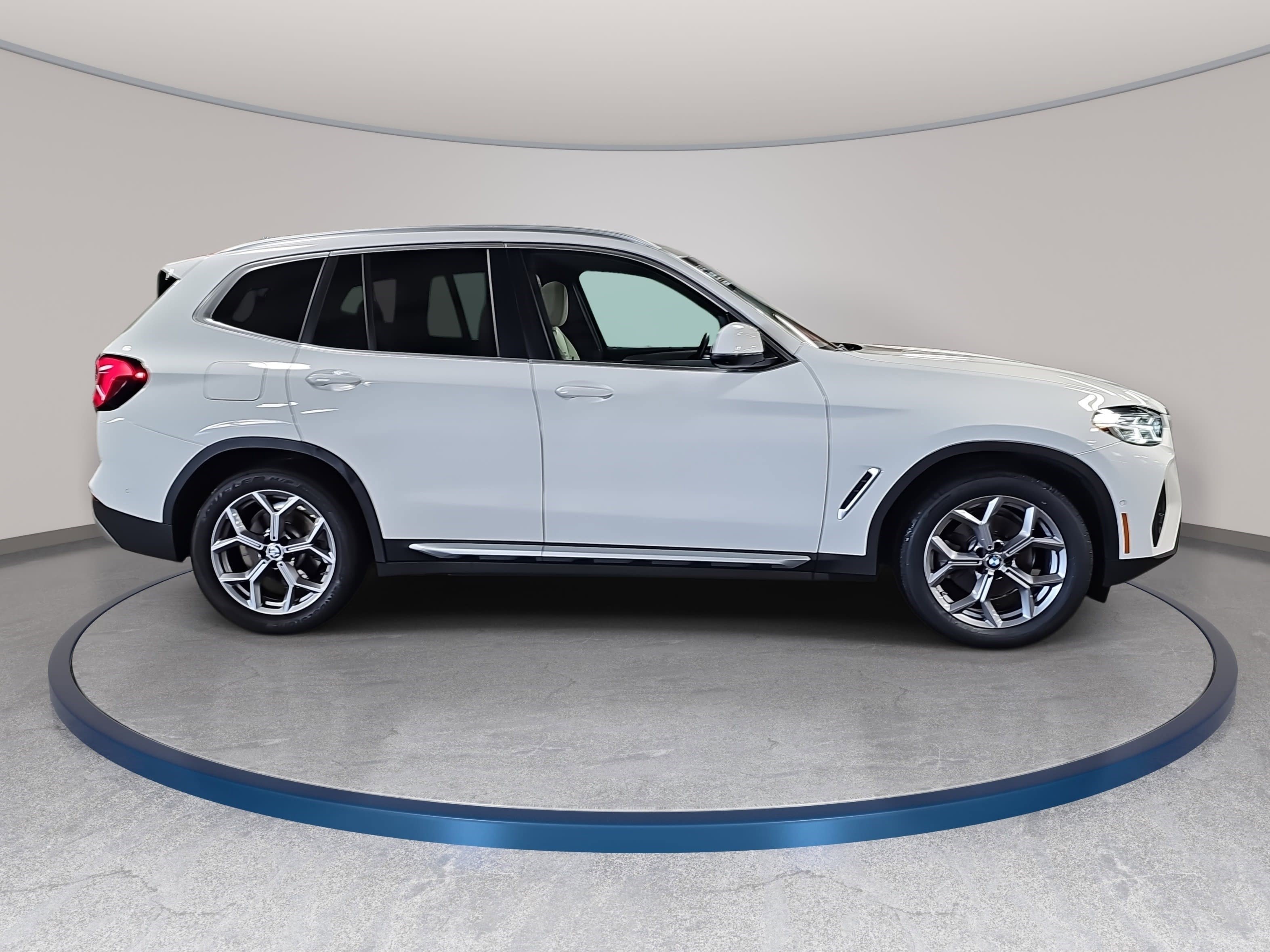Used 2023 BMW X3 sDrive30i w/ Convenience Package RWD image 4