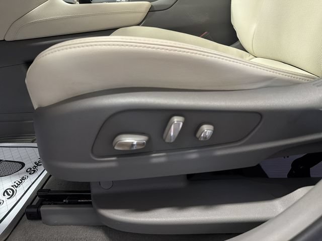 Used 2023 Cadillac XT6 Premium Luxury w/ LPO, Floor Liner Package AWD/4WD image 12