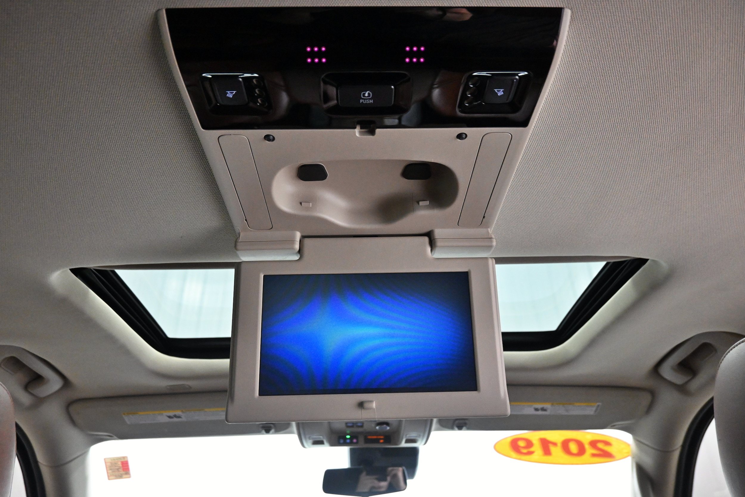 Used 2019 Cadillac Escalade Premium Luxury AWD/4WD image 33