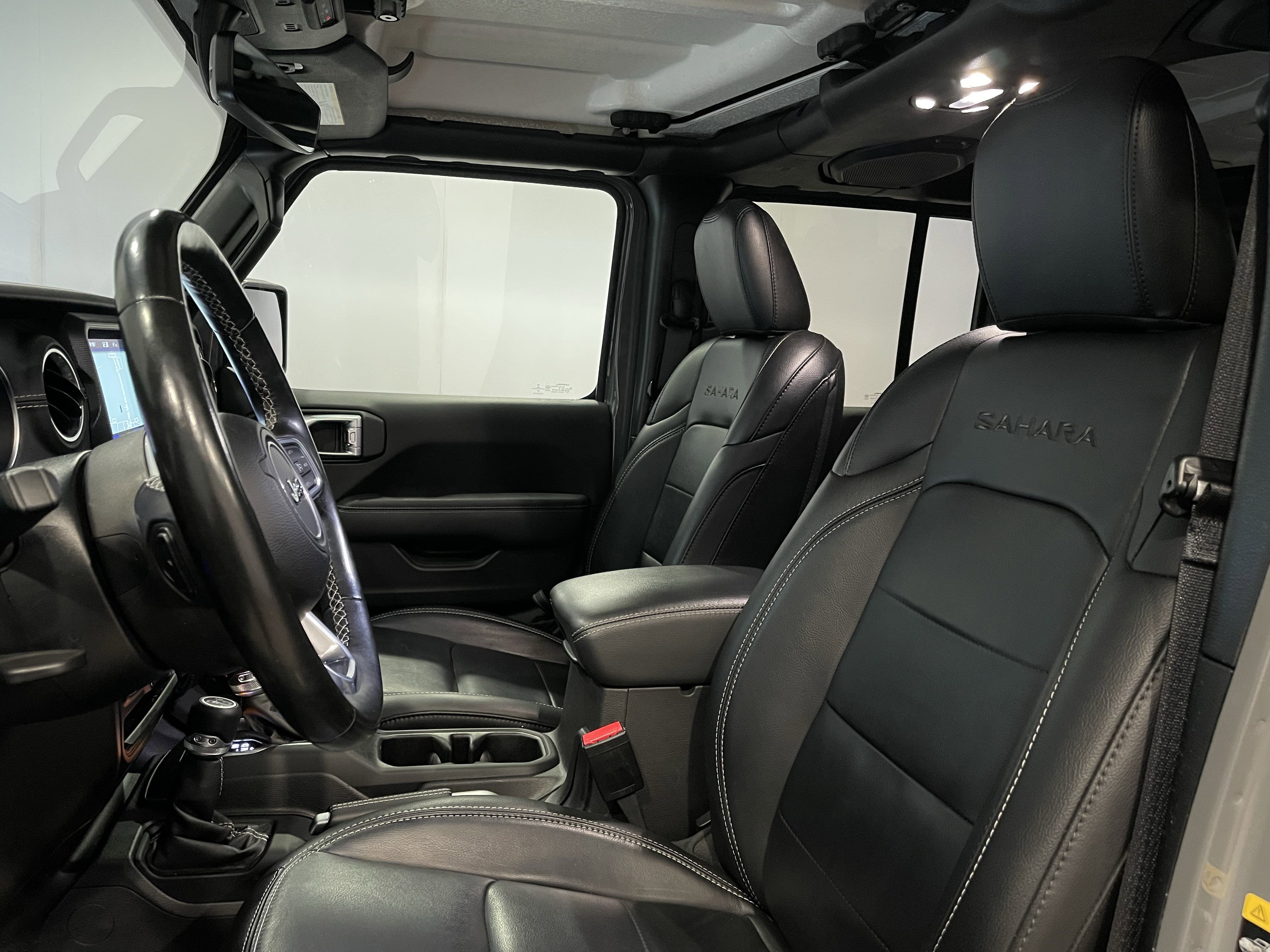 Used 2022 Jeep Wrangler Unlimited Sahara w/ Cold Weather Group image 14