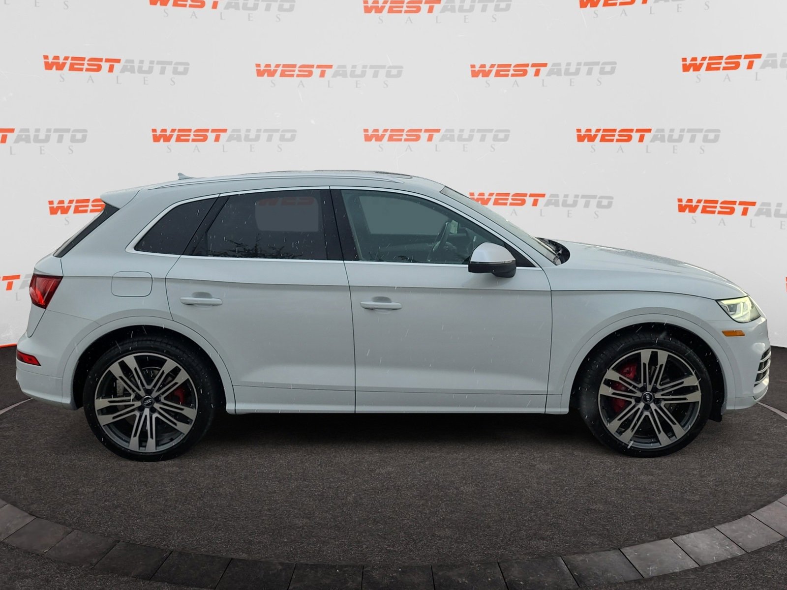 Used 2019 Audi SQ5 Premium Plus w/ Premium Plus Package image 6
