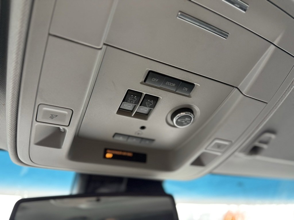 Used 2020 GMC Yukon SLT image 35