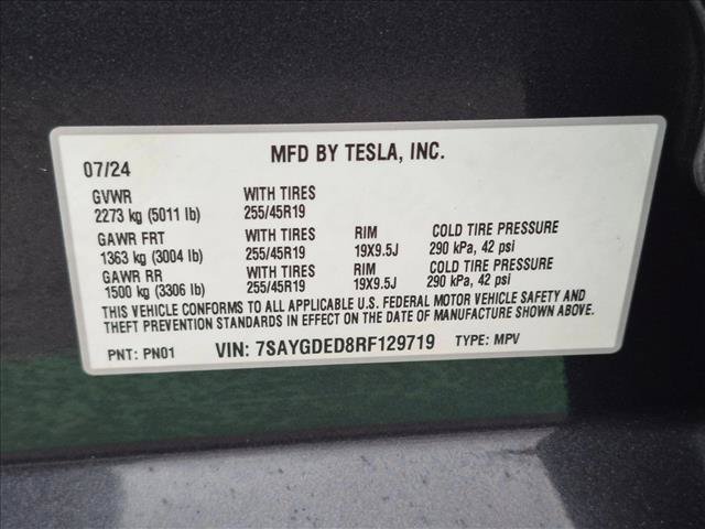 Used 2024 Tesla Model Y 2WD image 25