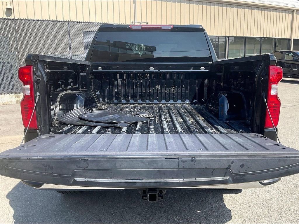 Used 2024 Chevrolet Silverado 1500 LT AWD/4WD image 30