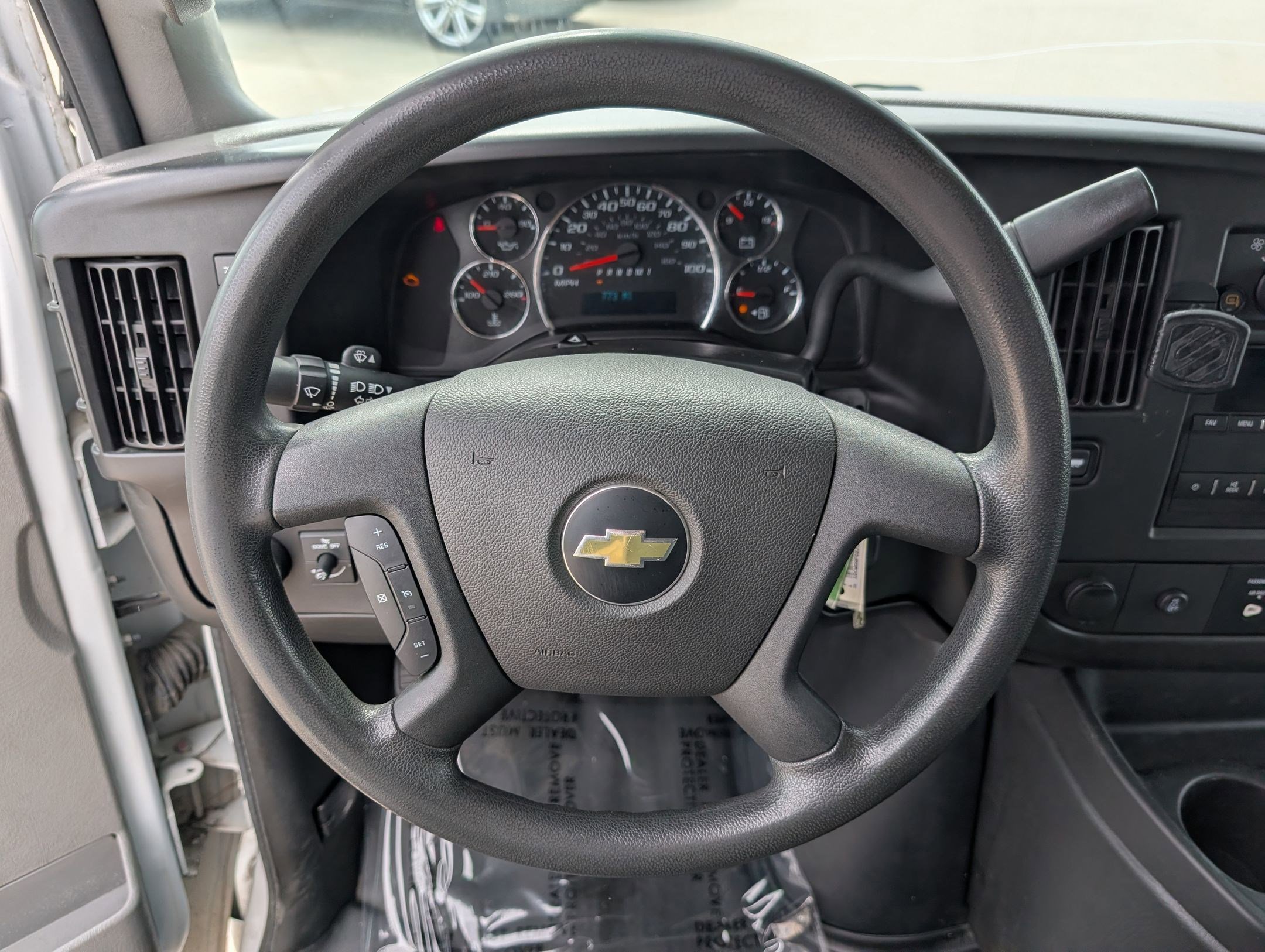 Used 2018 Chevrolet Express 2500 w/ Driver Convenience Package RWD image 15