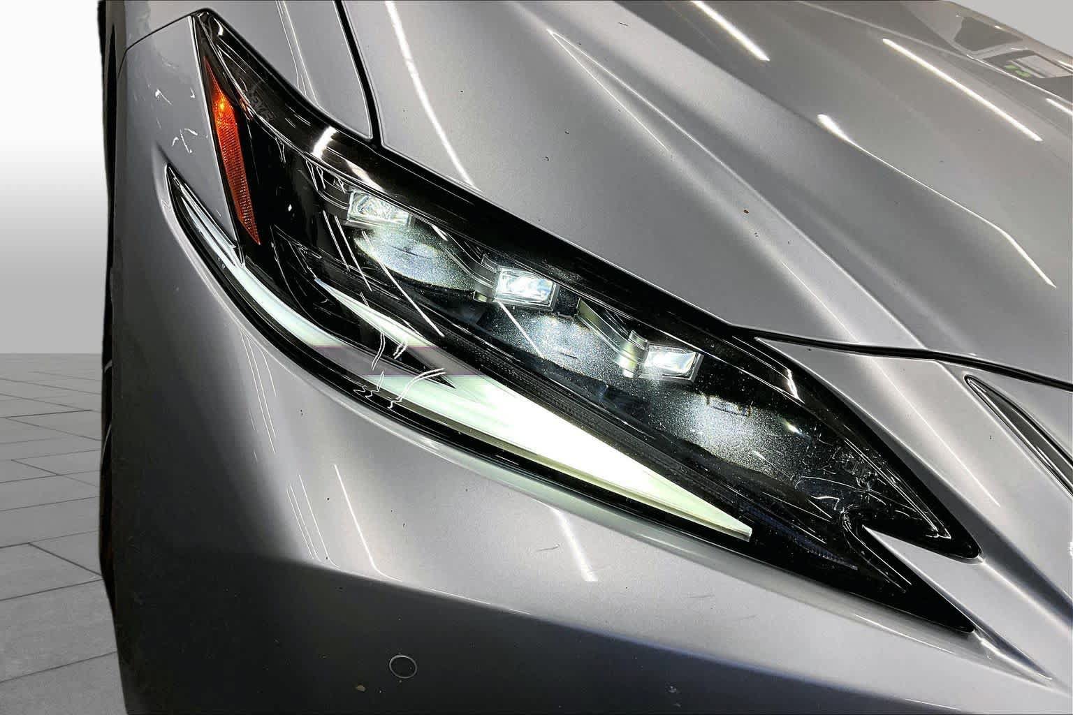 Used 2025 Lexus ES 300h w/ Premium Package FWD image 28