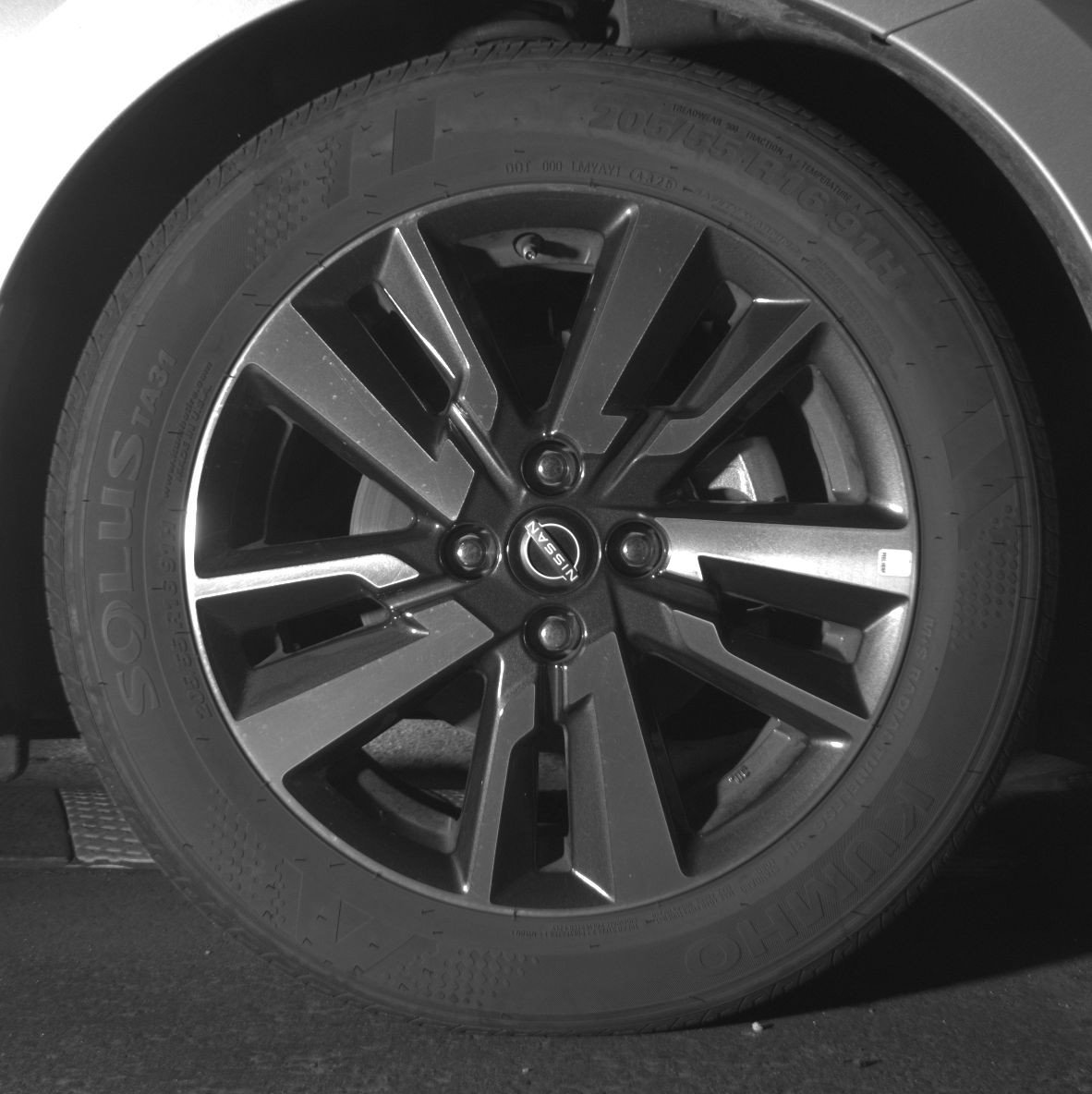 Used 2025 Nissan Versa SV image 13