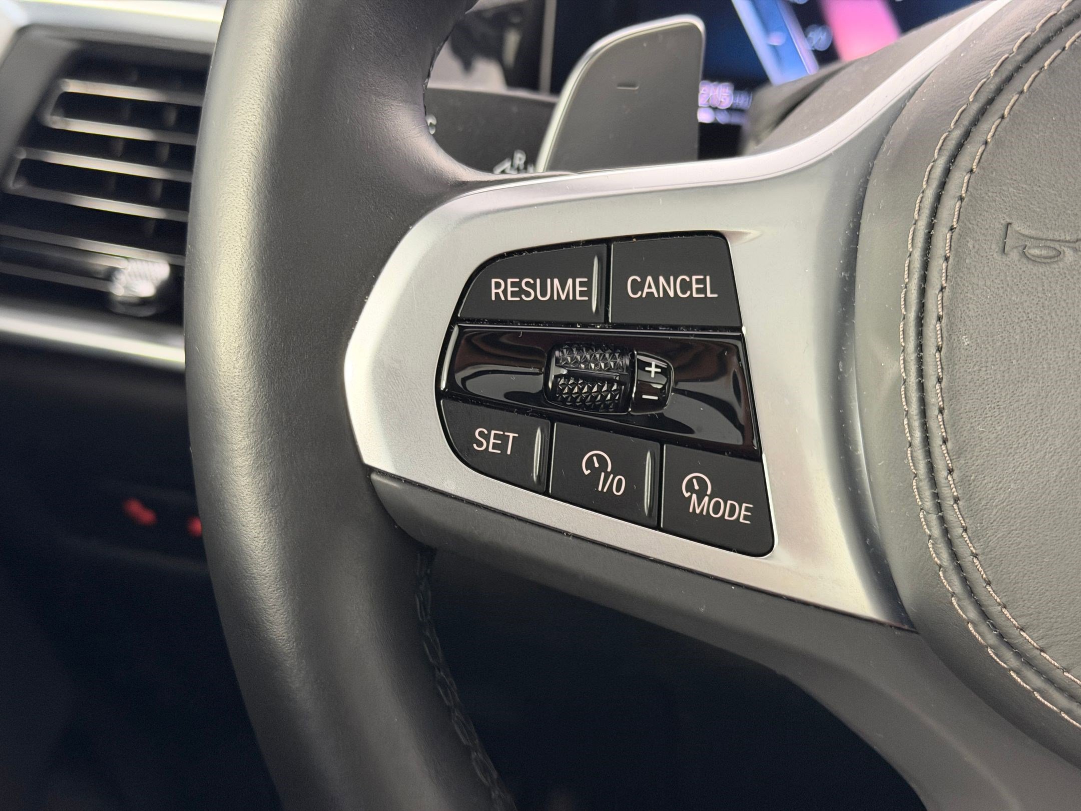 Used 2024 BMW X5 sDrive40i w/ M Sport Package RWD image 16