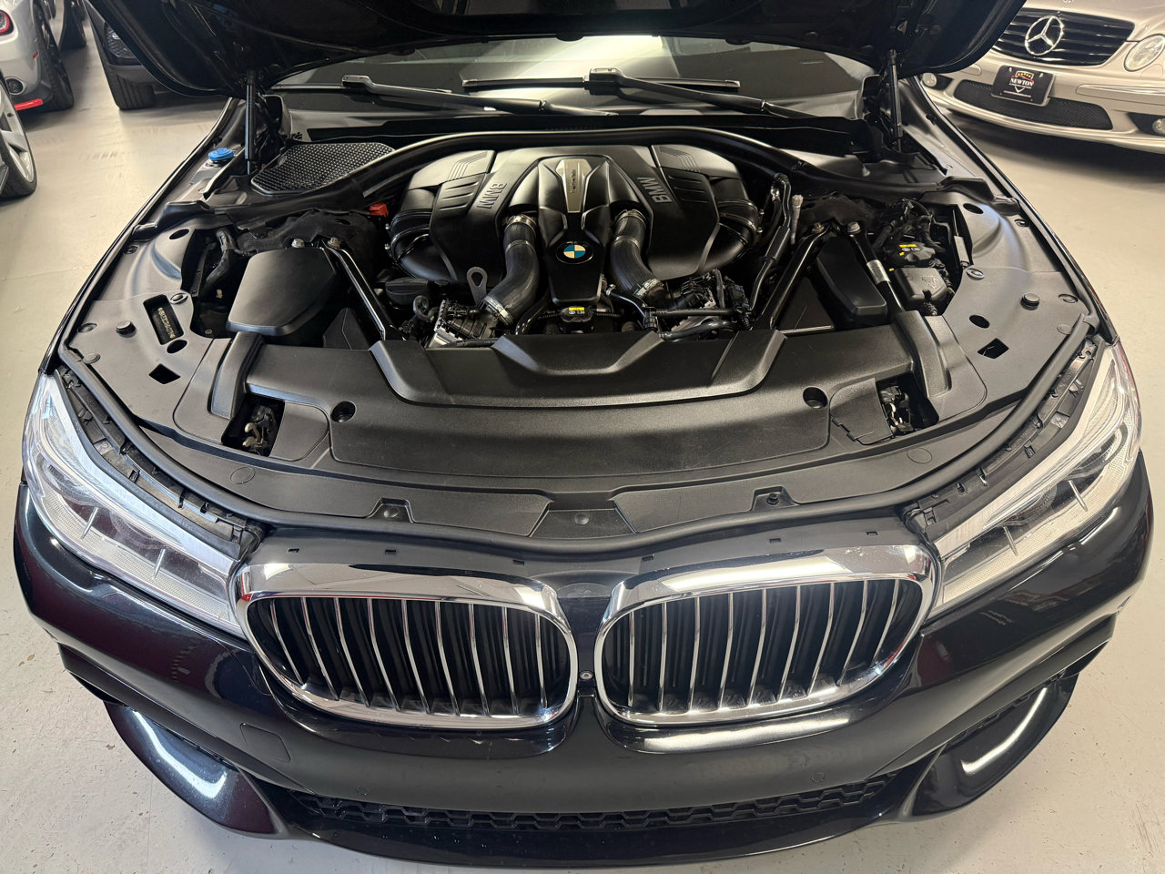 Used 2017 BMW 750i xDrive image 21