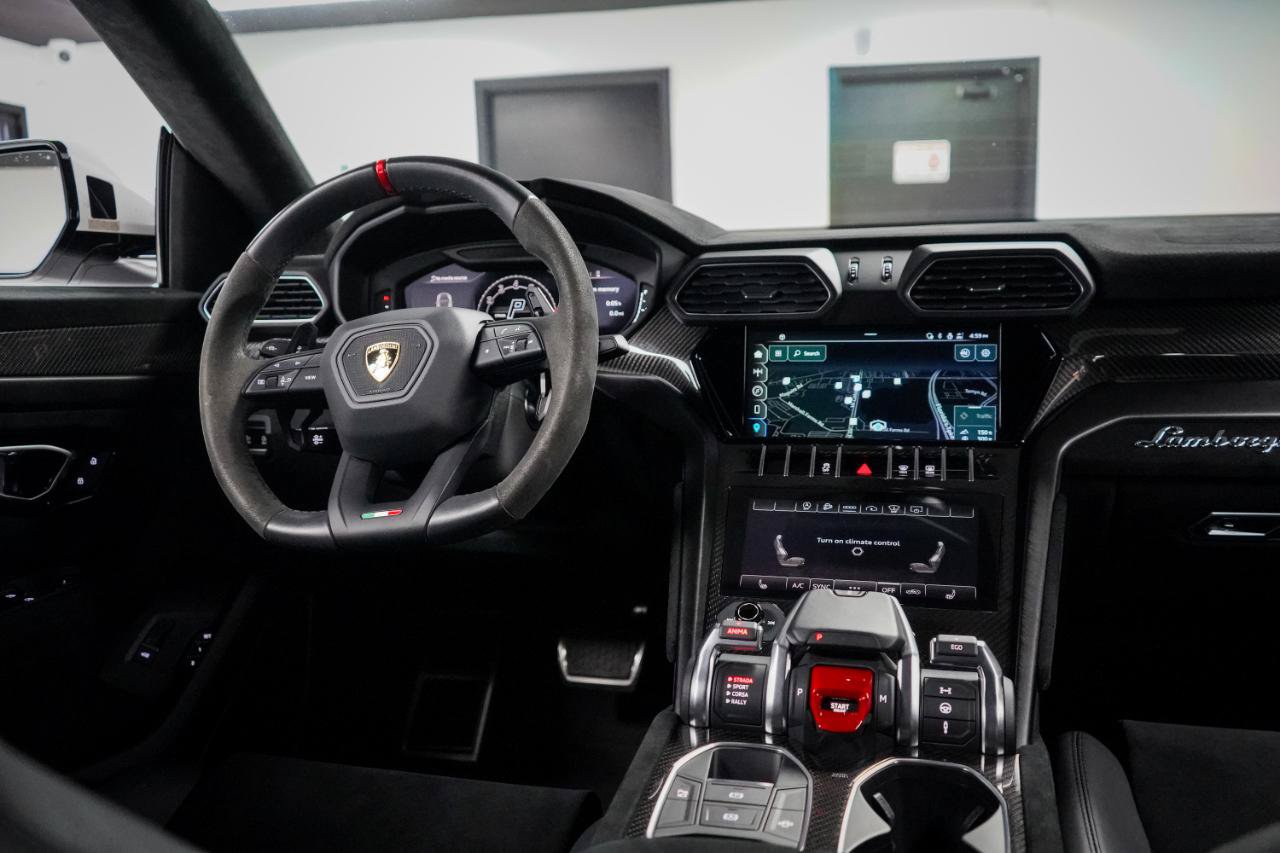 Used 2023 Lamborghini Urus Performante AWD/4WD image 22