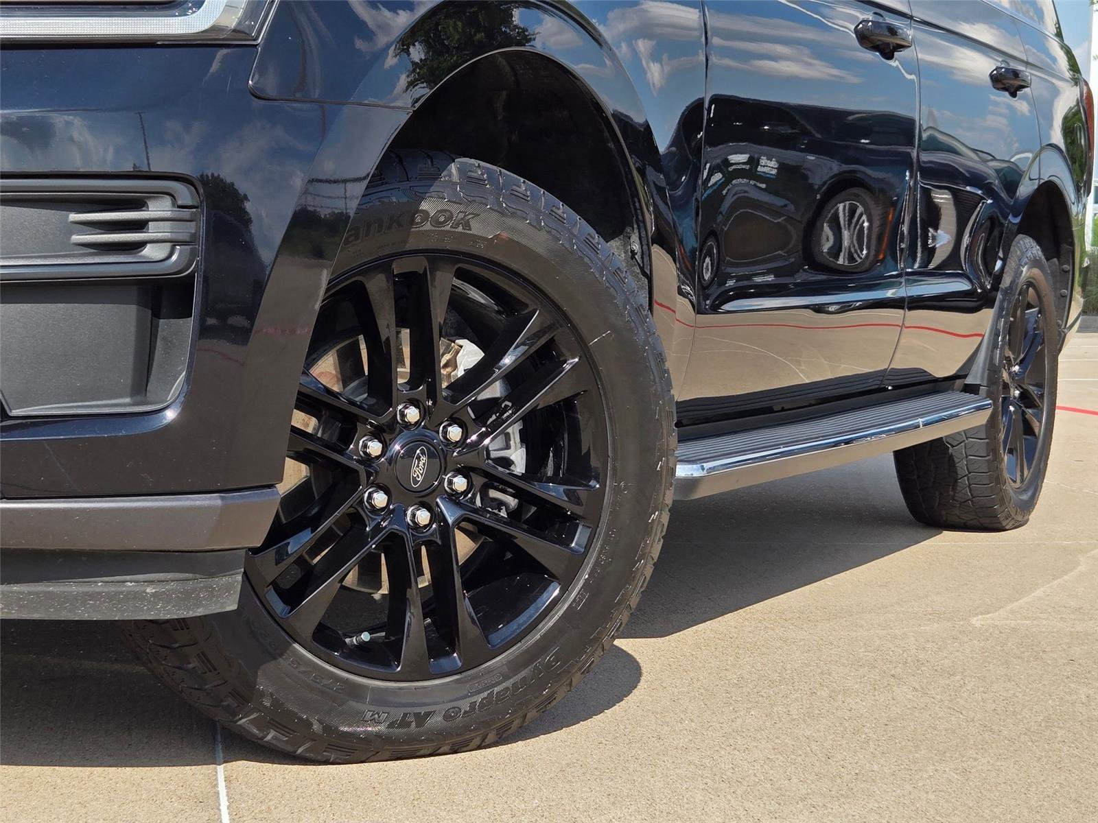 Used 2023 Ford Expedition XLT RWD image 8