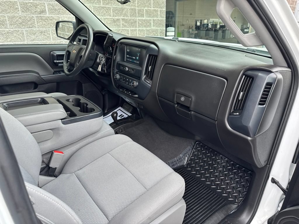 Used 2019 Chevrolet Silverado 1500 Custom w/ Custom Convenience Package AWD/4WD image 31
