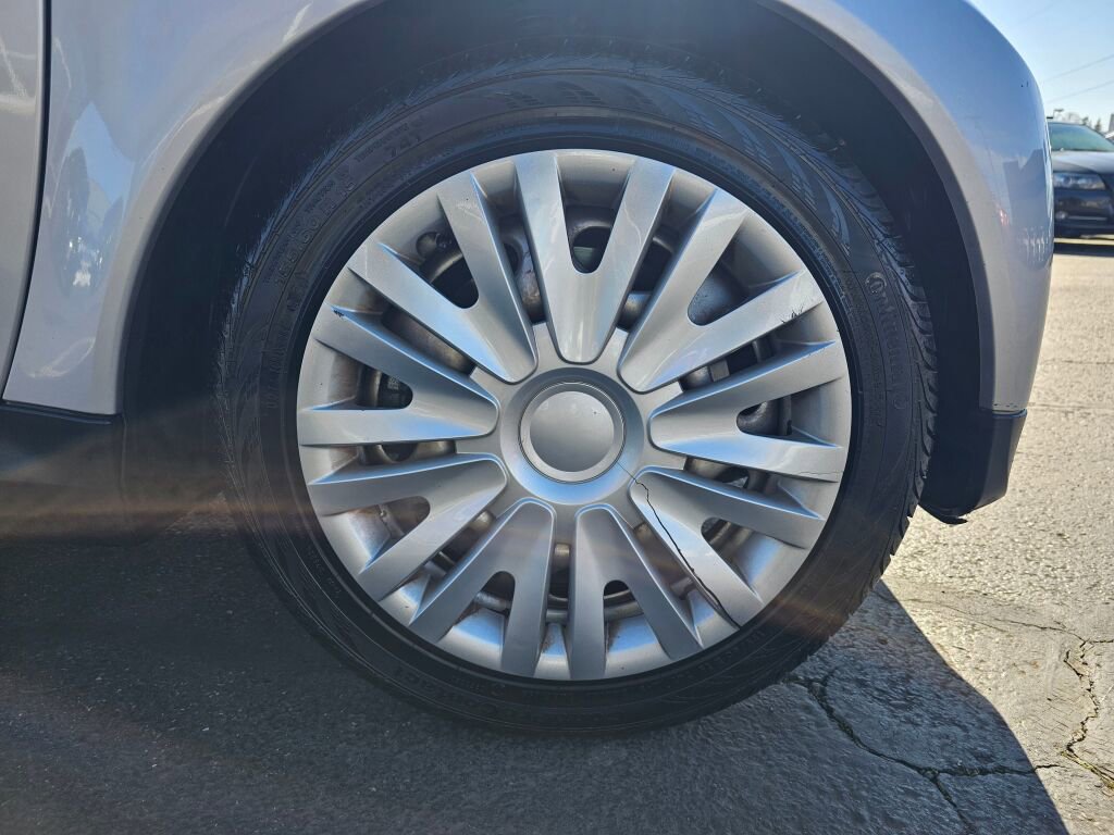 Used 2015 smart fortwo pure image 9