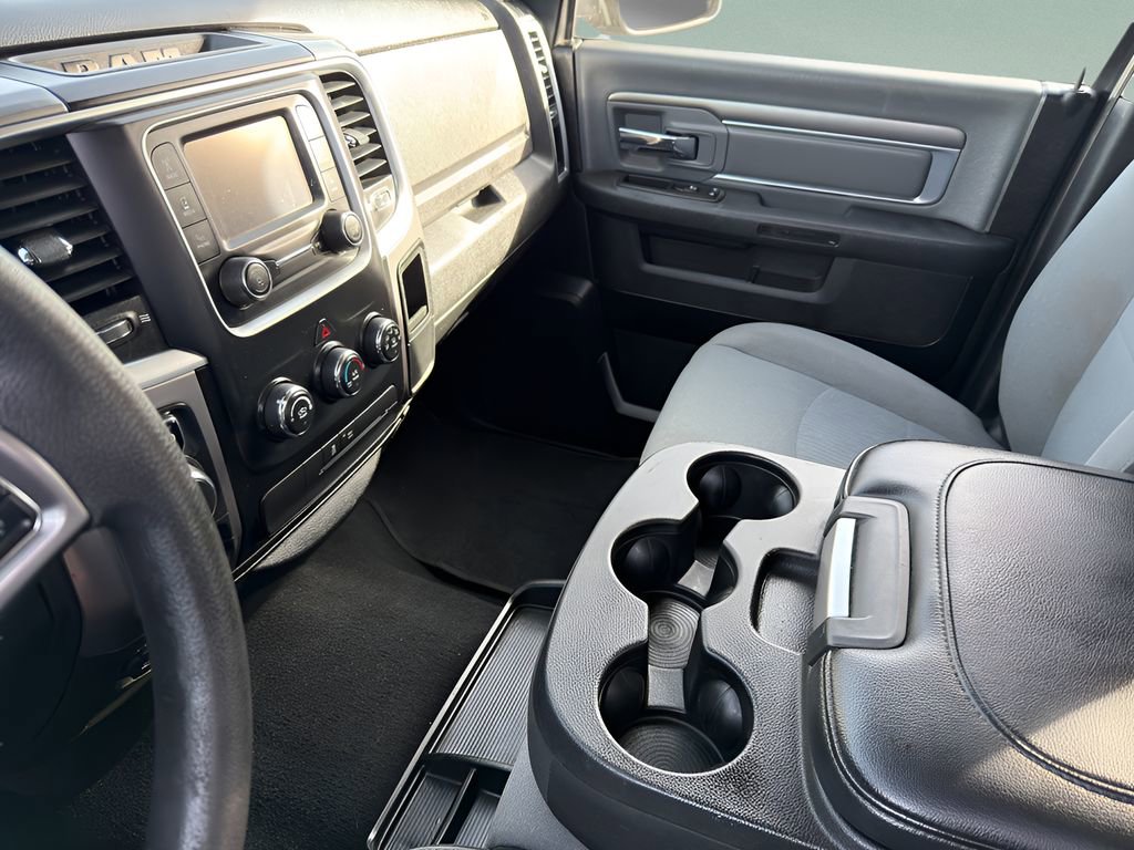 Used 2021 RAM 1500 Classic SLT image 30