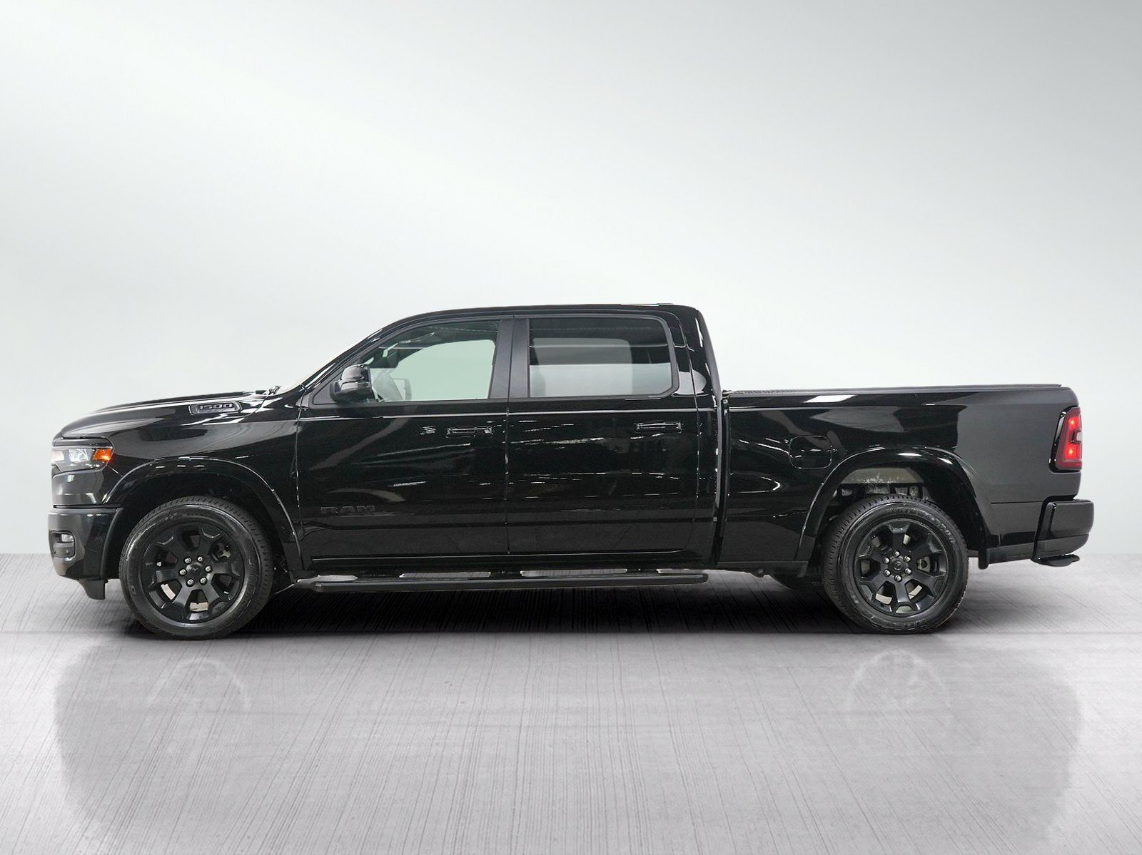 Used 2025 RAM 1500 Big Horn AWD/4WD image 2