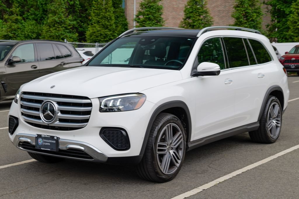 Used 2024 Mercedes-Benz GLS 450 4MATIC image 3