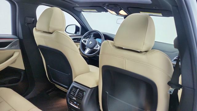 Used 2025 BMW X4 xDrive30i image 28