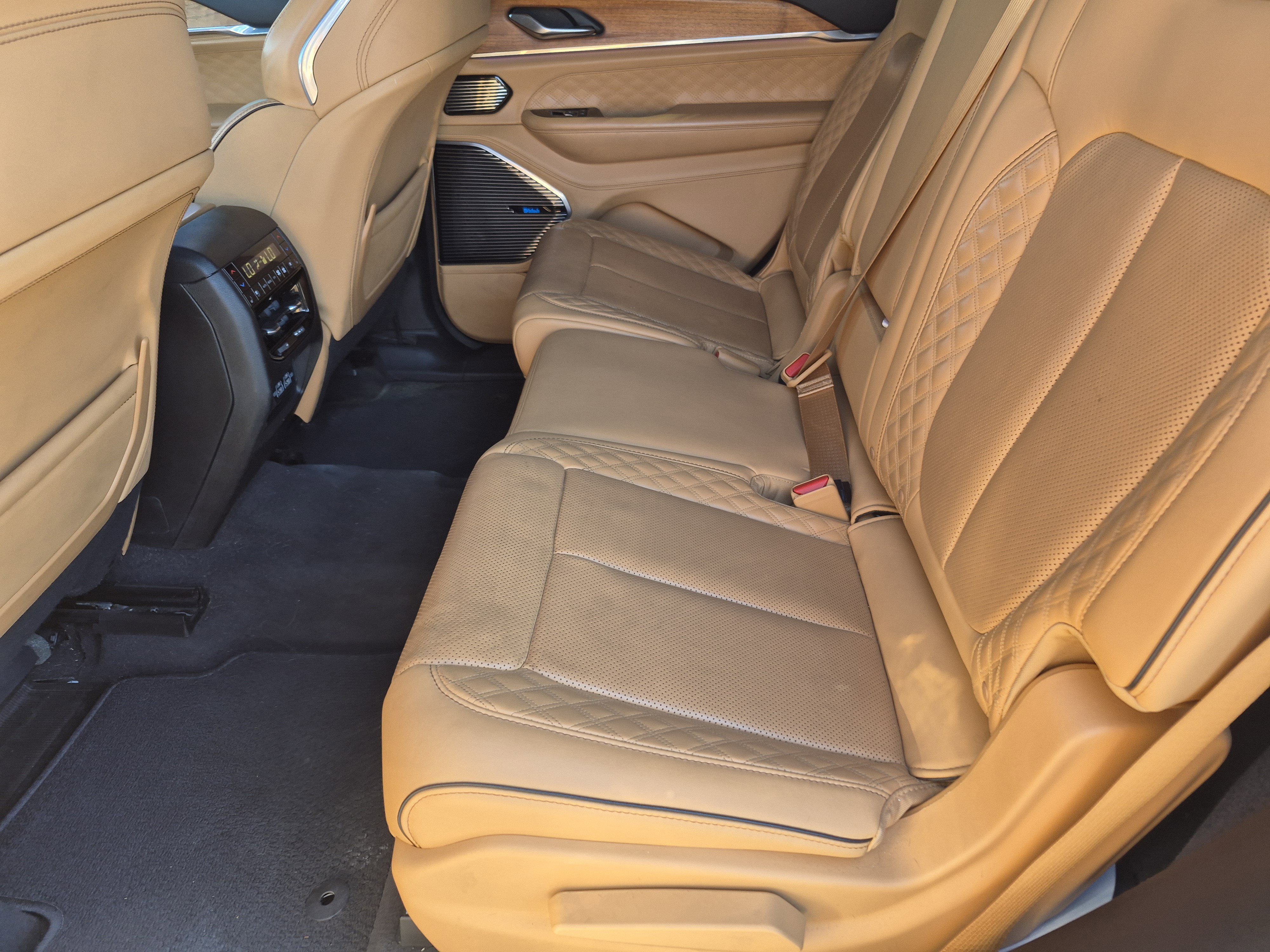 Used 2021 Jeep Grand Cherokee L Summit AWD/4WD image 17