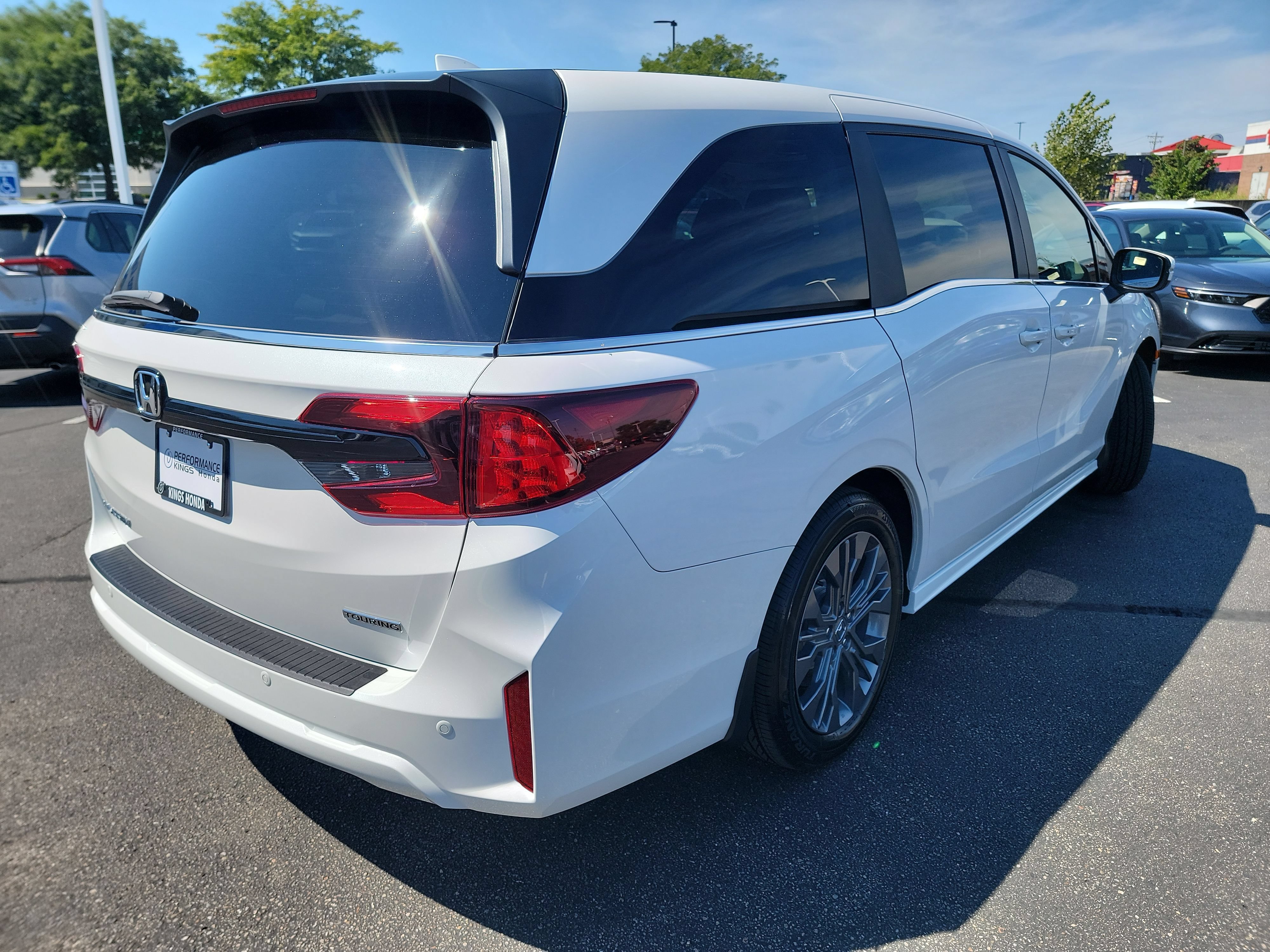 New 2027 Honda Odyssey Touring image 9