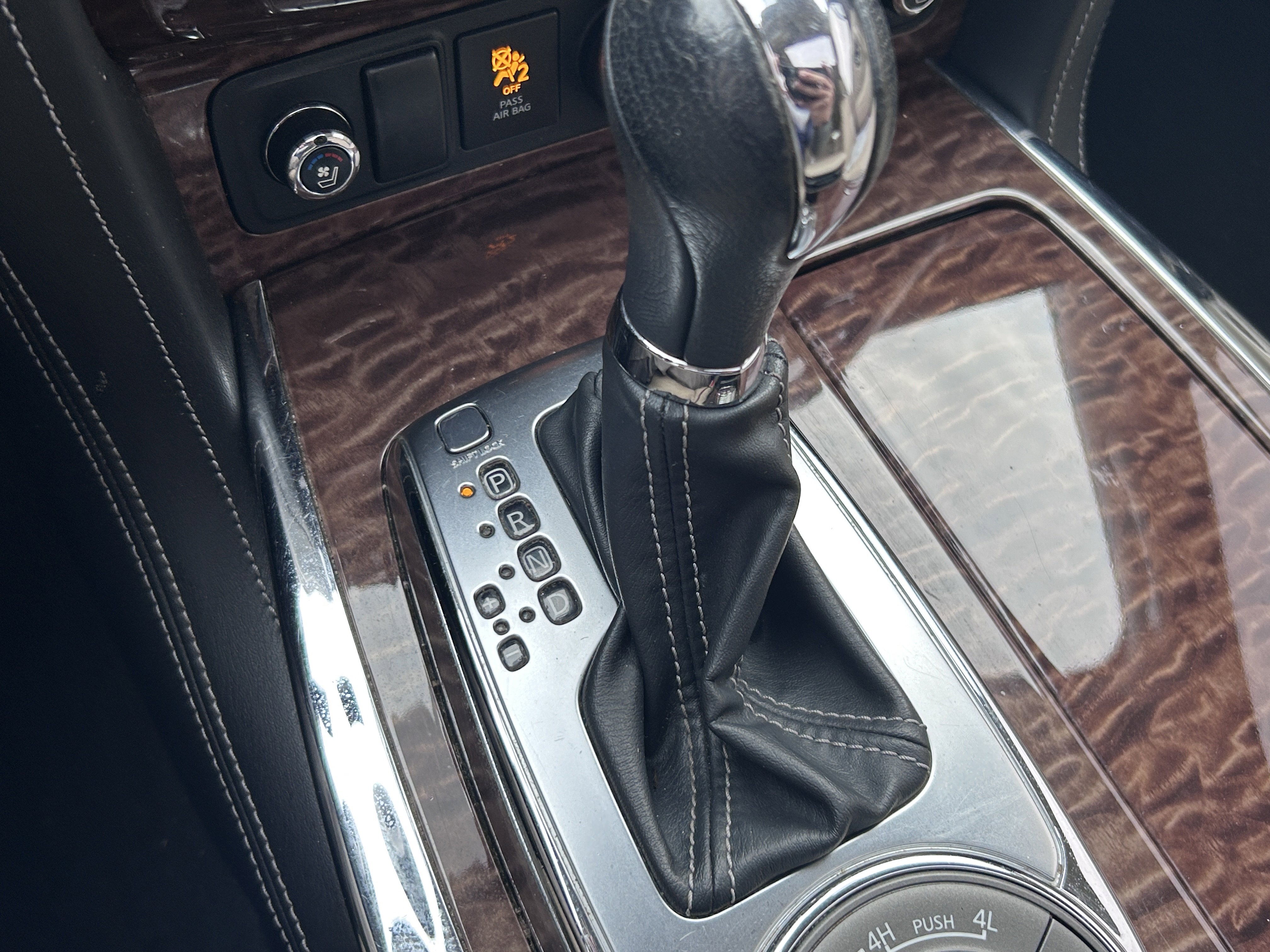 Used 2019 Nissan Armada Platinum image 16