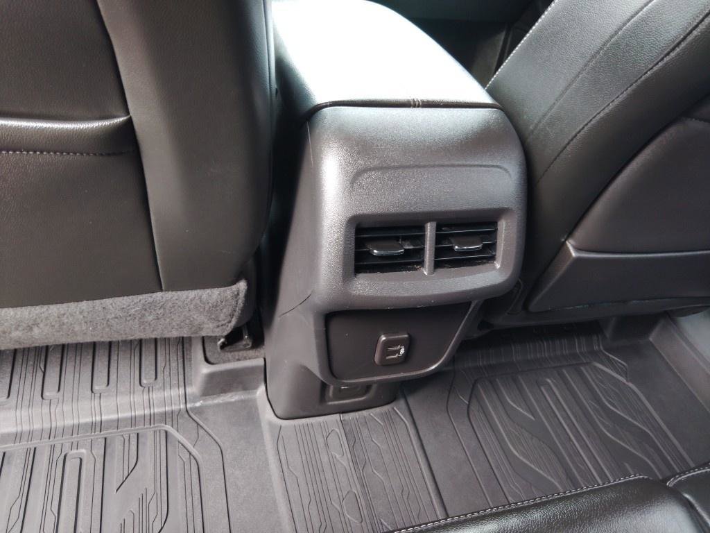 Used 2023 GMC Terrain SLT w/ Tech Package image 25