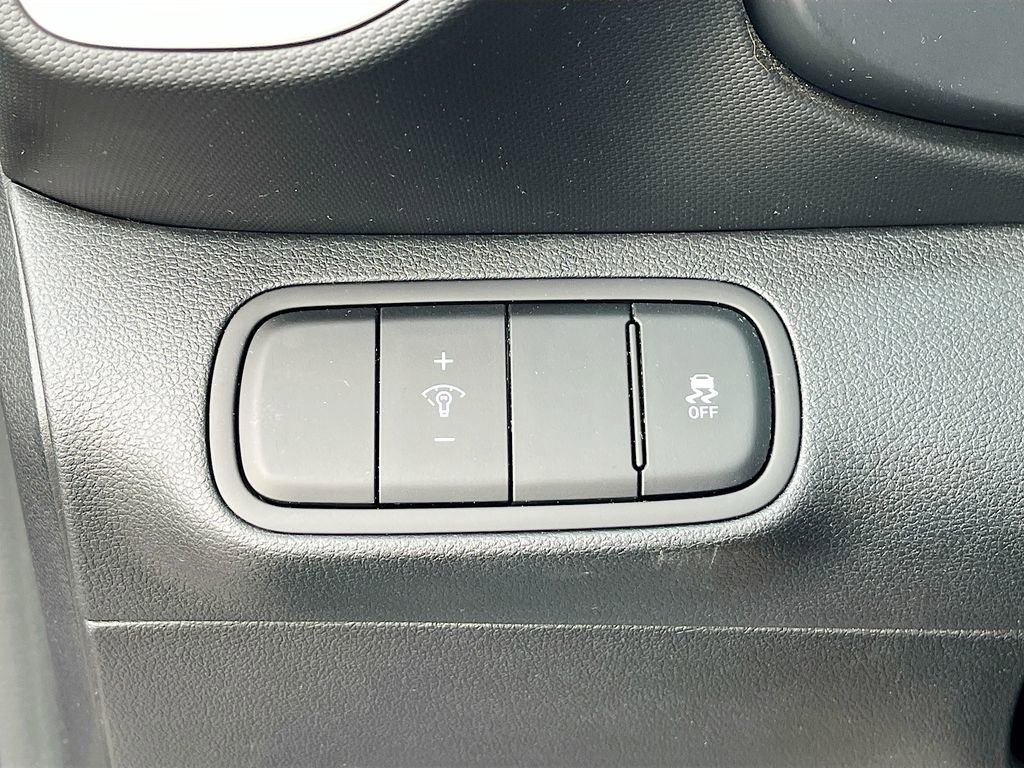 Used 2023 Hyundai Venue Limited image 10