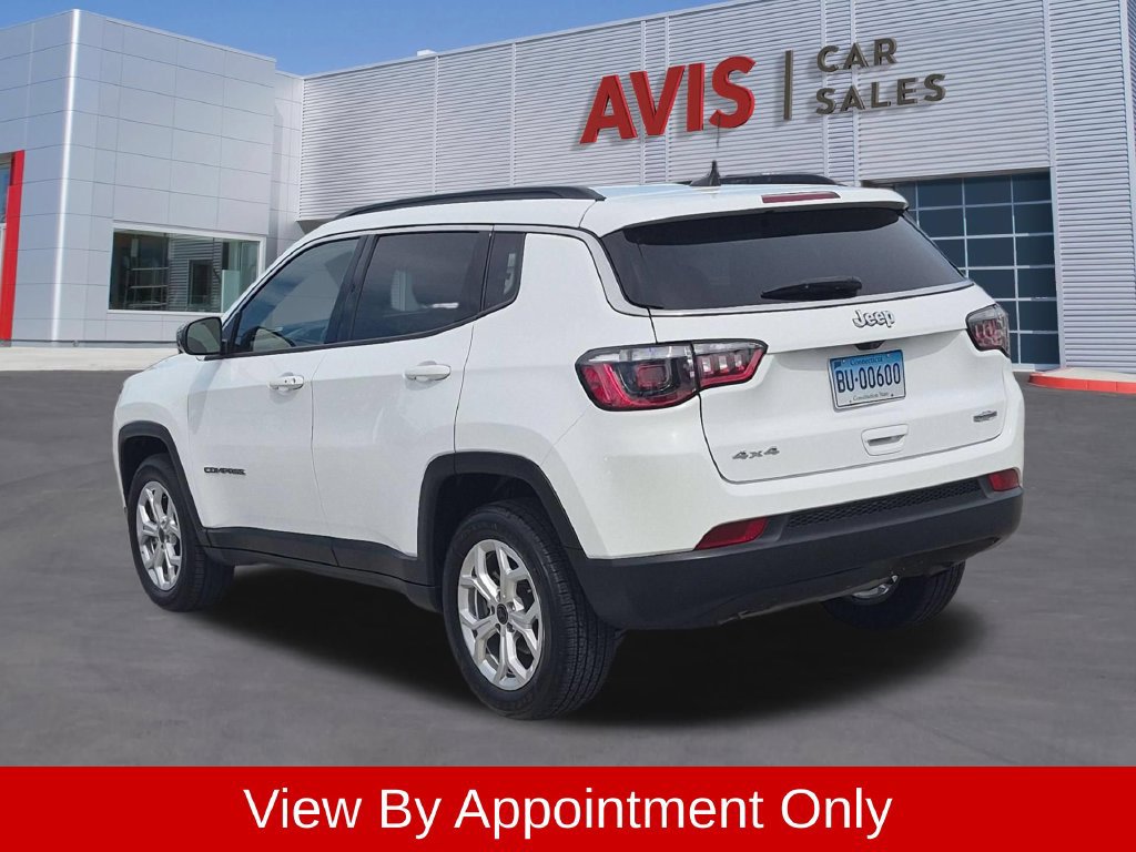 Used 2025 Jeep Compass Latitude AWD/4WD image 9