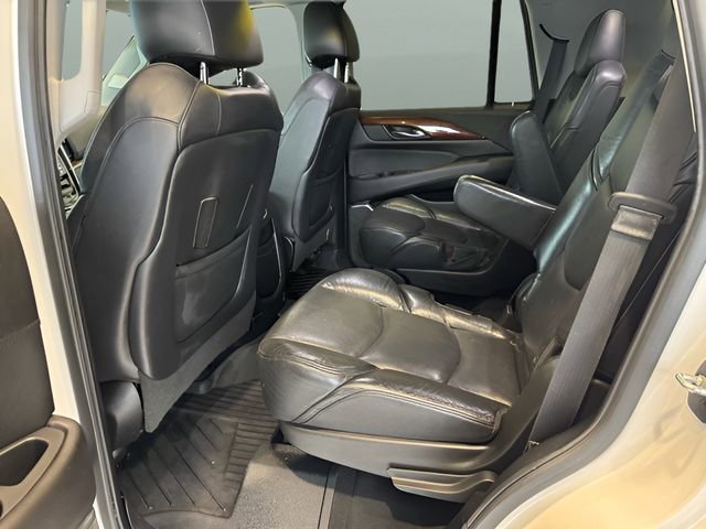 Used 2019 Cadillac Escalade Luxury image 21