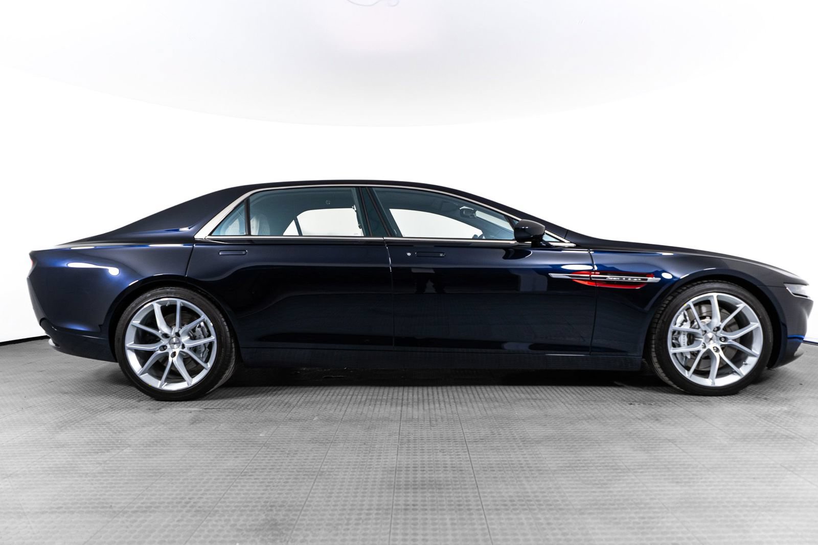 Used 2018 Aston Martin Lagonda RWD image 59