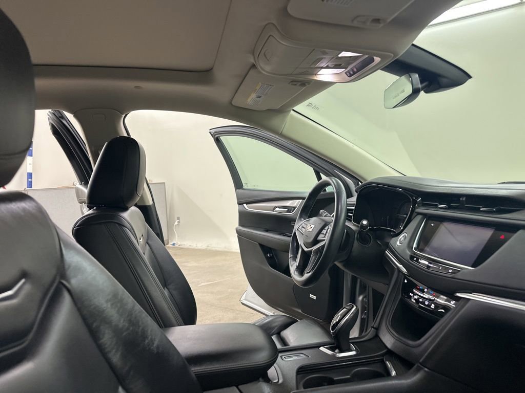 Used 2017 Cadillac XT5 Luxury FWD image 21
