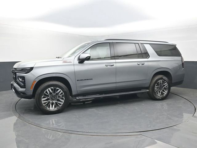 Used 2025 Chevrolet Suburban Z71 AWD/4WD image 2
