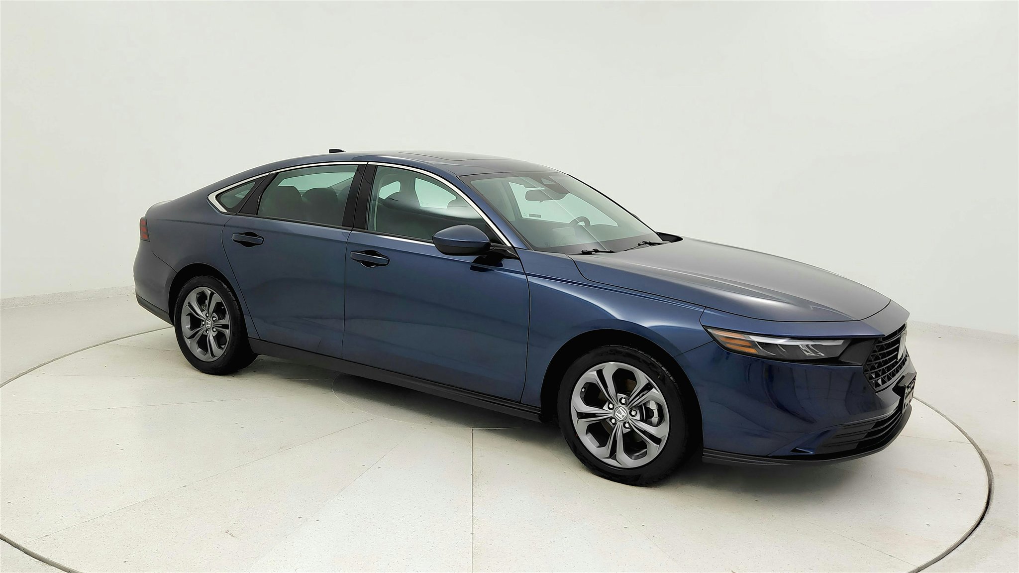 Used 2023 Honda Accord EX image 6