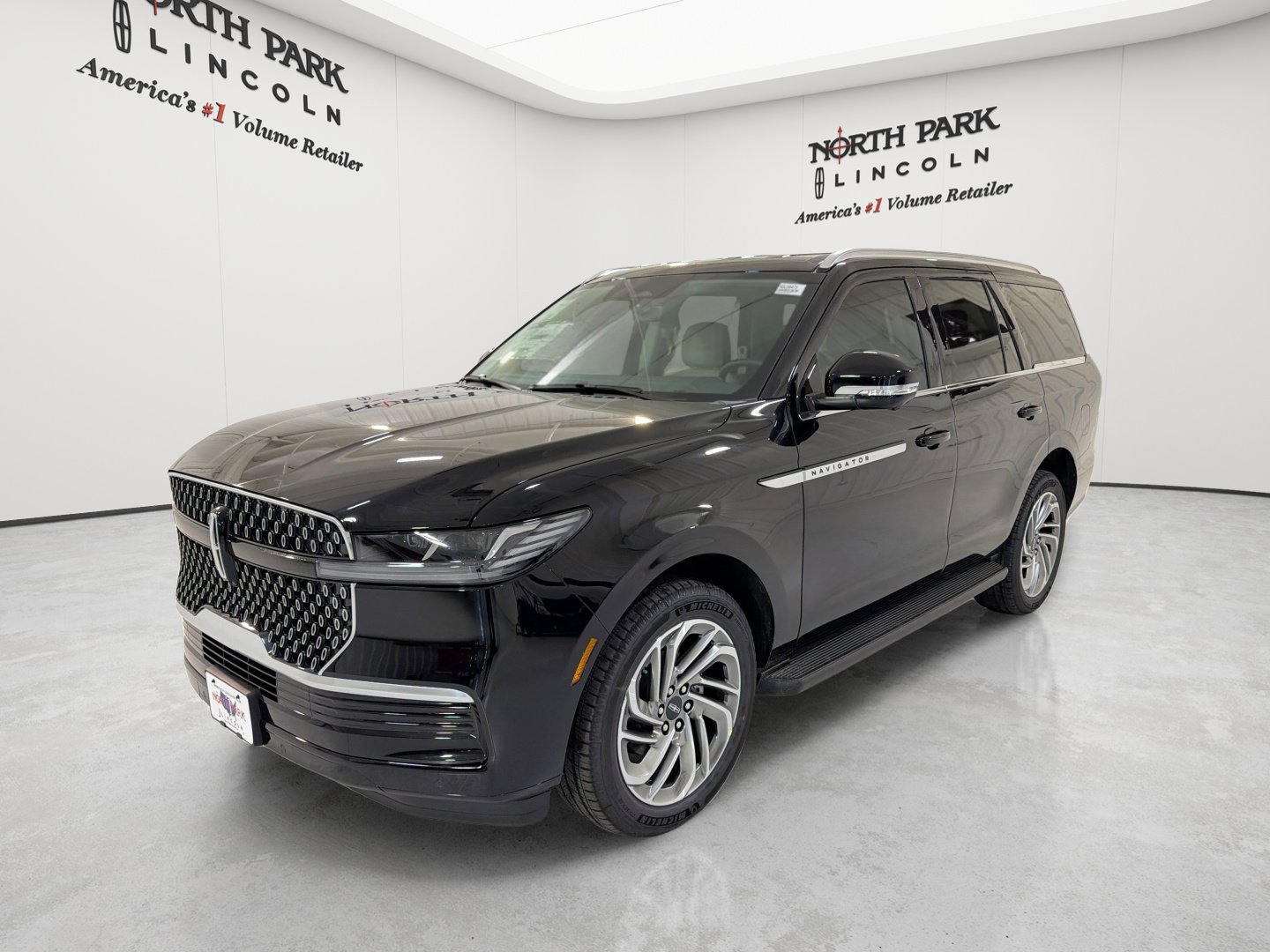 New 2026 Lincoln Navigator Premiere AWD/4WD image 1