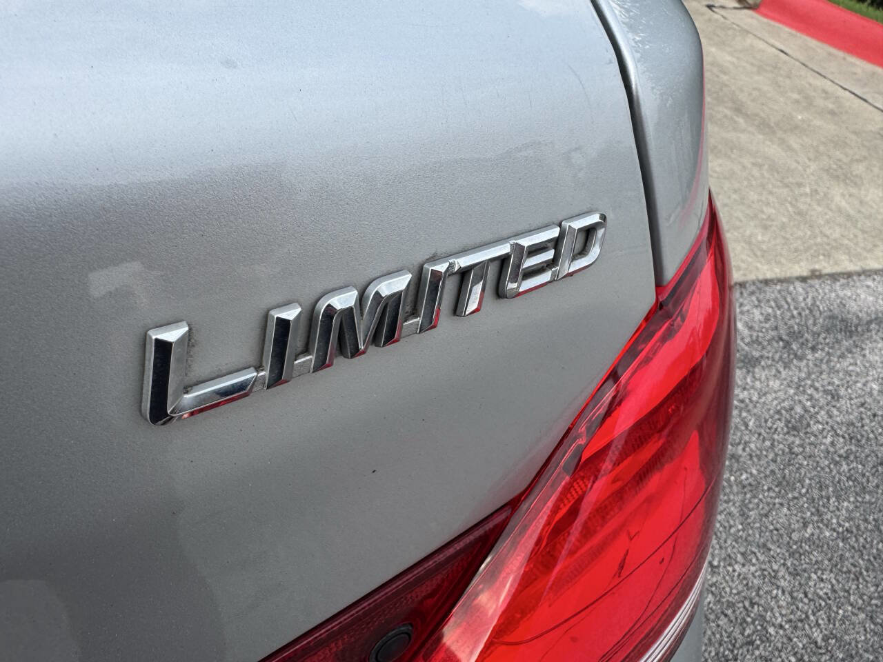 Used 2006 Toyota Avalon Limited FWD image 30