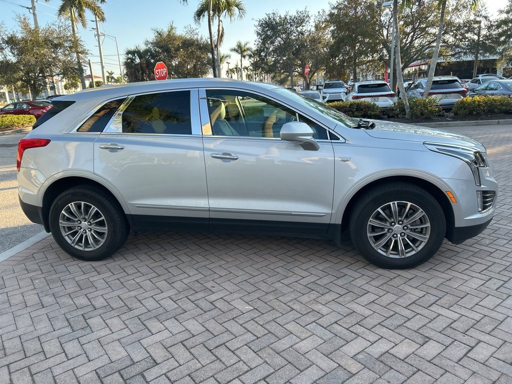 Used 2017 Cadillac XT5 Luxury w/ Driver Awareness Package image 2