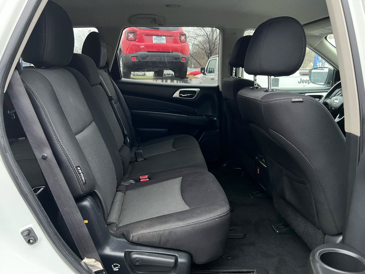 Used 2018 Nissan Pathfinder SV AWD/4WD image 14