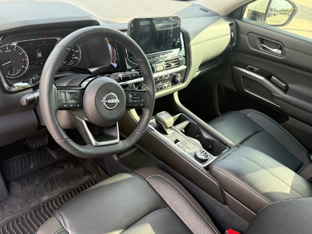 Used 2024 Nissan Pathfinder SL w/ Lighting Package (N92) AWD/4WD image 12