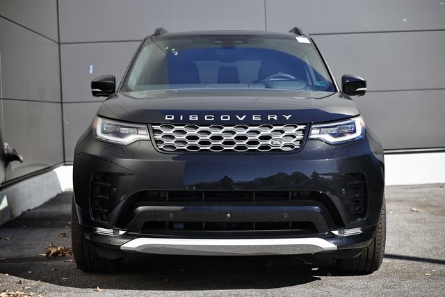 New 2025 Land Rover Discovery Metropolitan Edition image 9