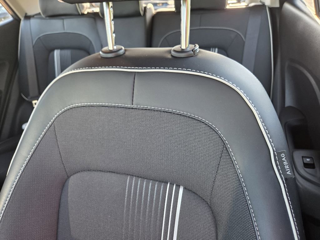 Certified 2024 Hyundai Venue Limited FWD image 16