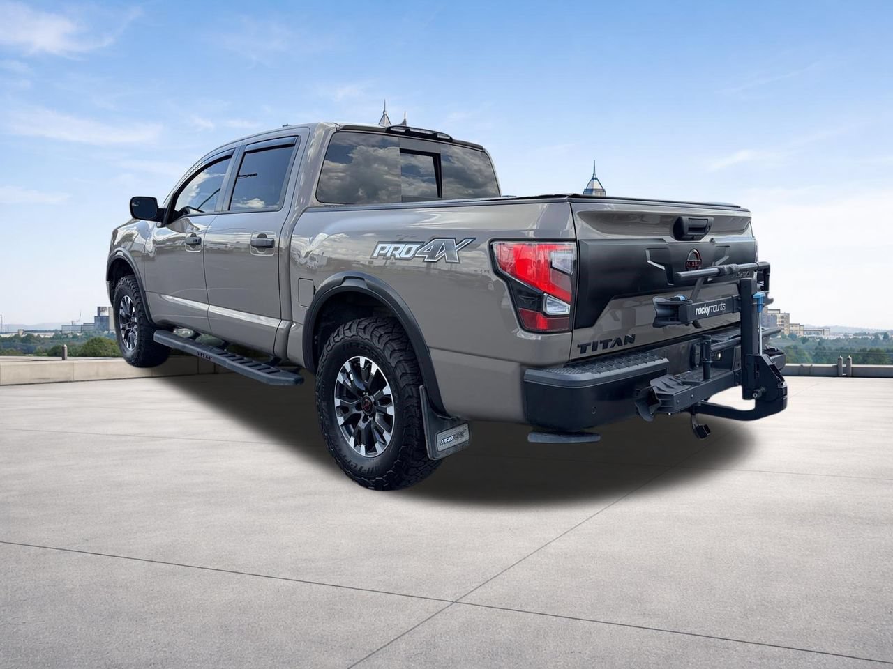 Used 2023 Nissan Titan PRO-4X w/ Pro-4x Convenience Package AWD/4WD image 27