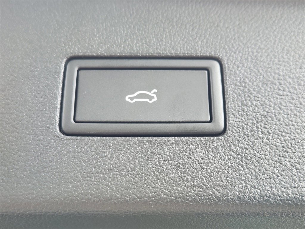 New 2026 Volkswagen Atlas SEL Premium R-Line image 24