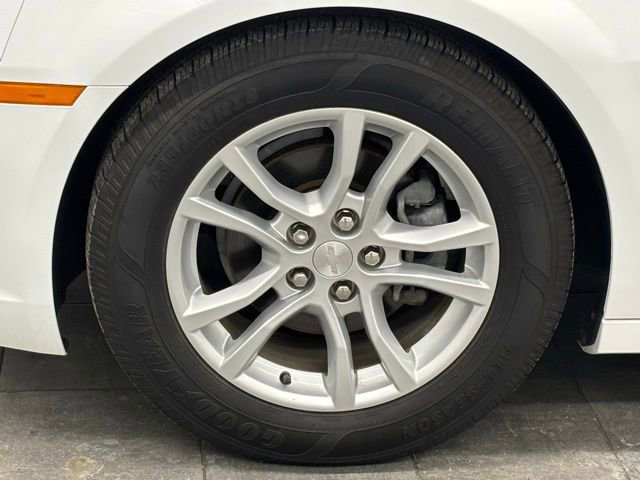 Used 2015 Chevrolet Camaro LS RWD image 6