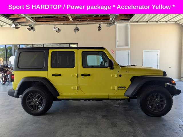 Used 2024 Jeep Wrangler Unlimited Sport AWD/4WD image 3